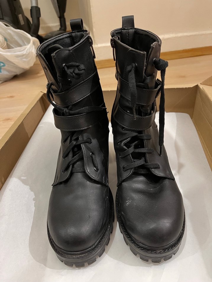 Siyah Deri Goth Kemerli Kadın Bot - Görsel 3