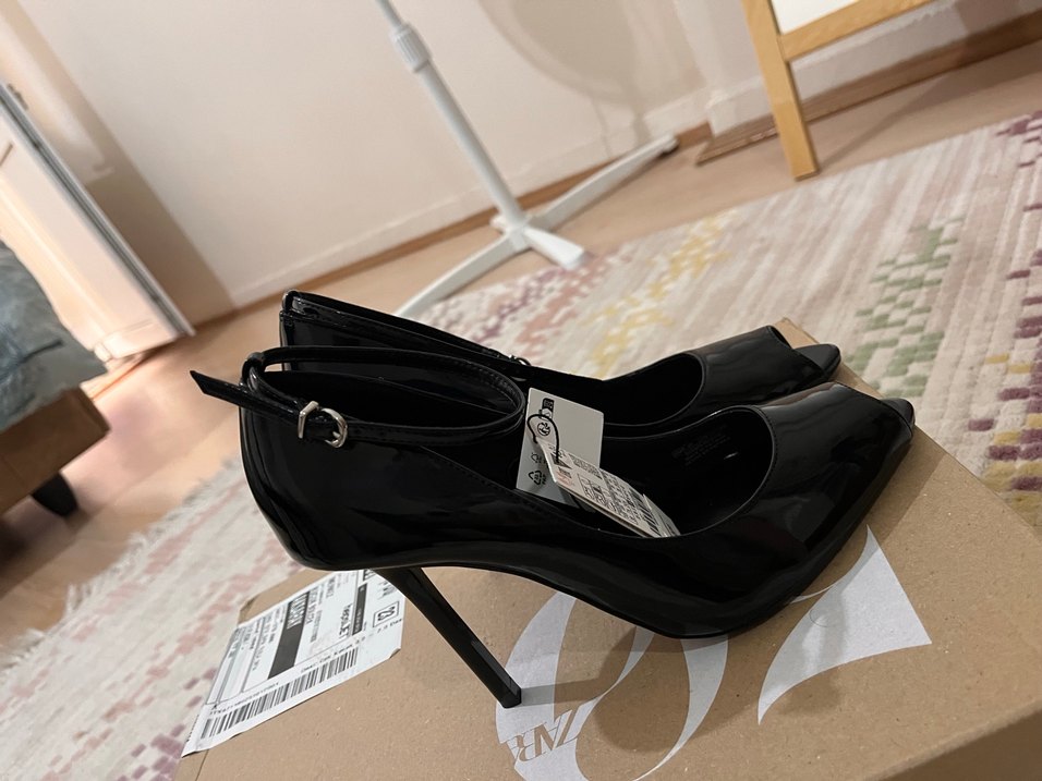 Zara Klasik Siyah Rugan Stiletto Topuklu Ayakkabı - Görsel 5