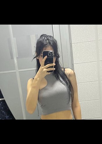 Bershka Gri Yüksek Yakalı Asimetrik Crop Top