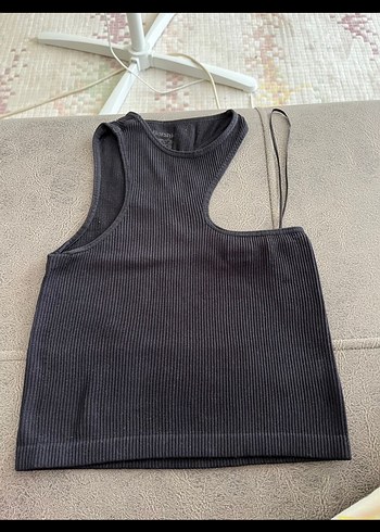 s Beden Siyah Yüksek Yakalı Kolsuz Crop Top