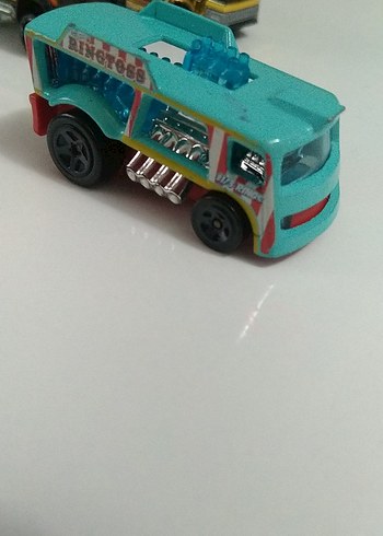 4 adet hot wheels - Görsel 3