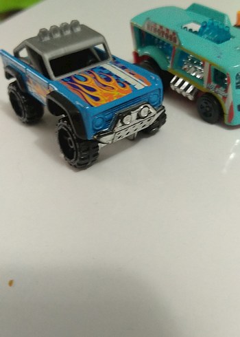 4 adet hot wheels - Görsel 2