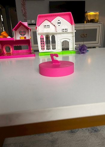 2 adet Oyuncak Ev ve yanındakiler :) - Görsel 2