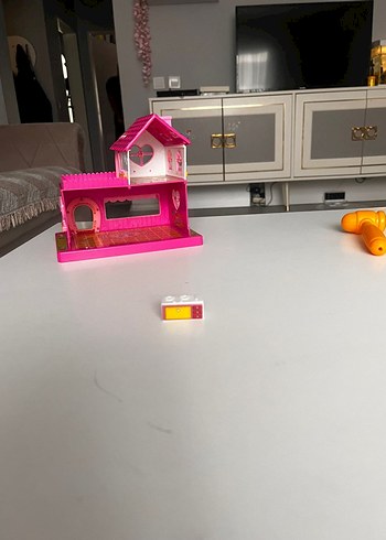 2 adet Oyuncak Ev ve yanındakiler :) - Görsel 5
