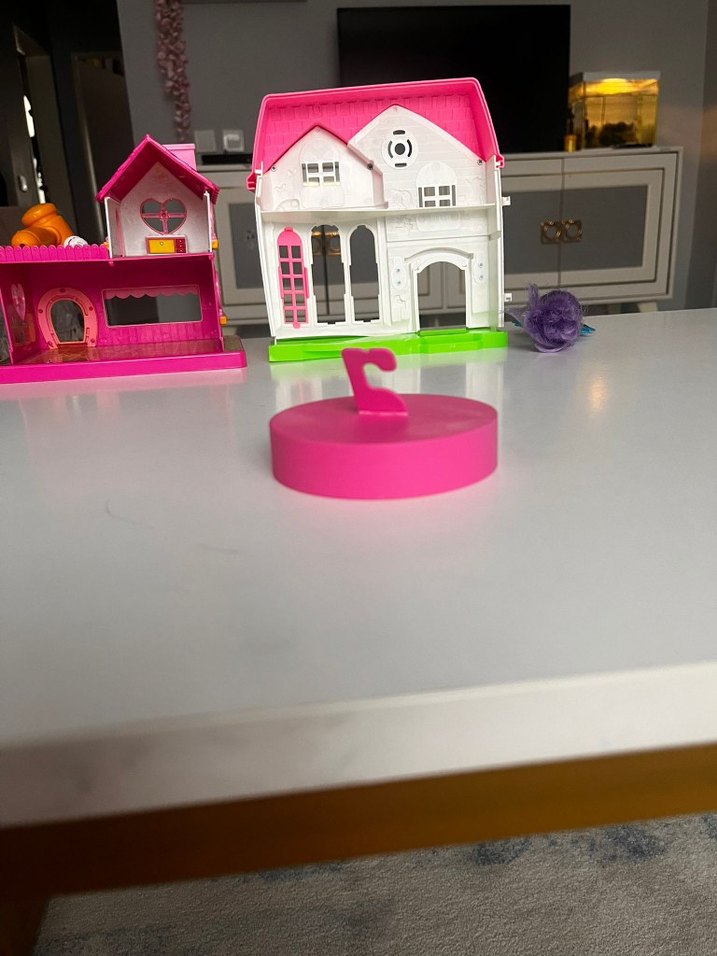 2 adet Oyuncak Ev ve yanındakiler :) - Görsel 2