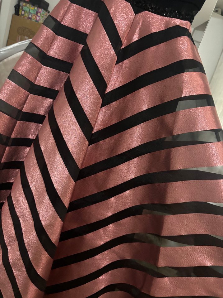 Pullu Tüy Detaylı Mini Elbise - Görsel 2