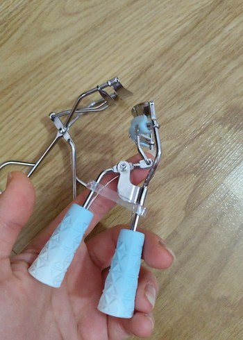 Gri ve Beyaz Kirpik Kıvırıcı Seti - Görsel 5