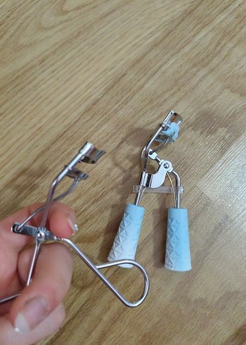 Gri ve Beyaz Kirpik Kıvırıcı Seti - Görsel 3