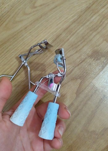 Gri ve Beyaz Kirpik Kıvırıcı Seti - Görsel 4