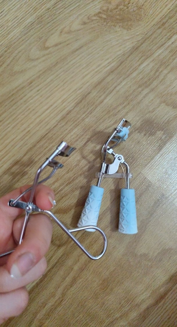 Gri ve Beyaz Kirpik Kıvırıcı Seti - Görsel 3