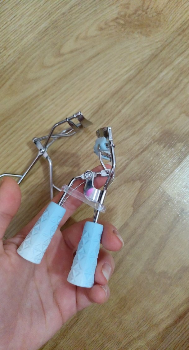 Gri ve Beyaz Kirpik Kıvırıcı Seti - Görsel 4