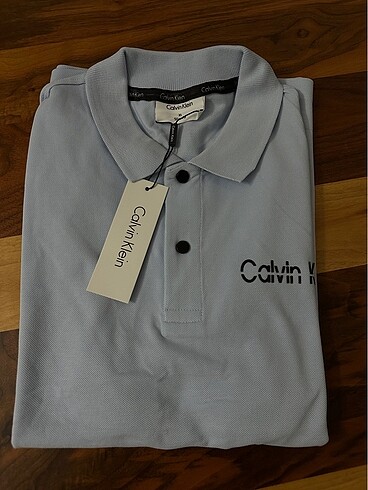 Calvin Klein Tshirt