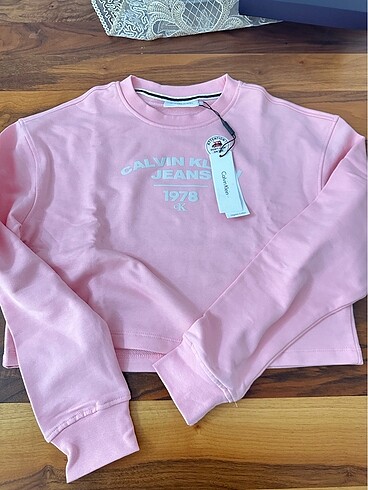 Calvin Klein Crop