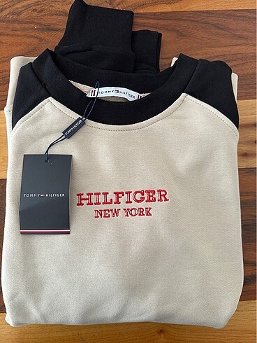 Tommy Sweatshirt