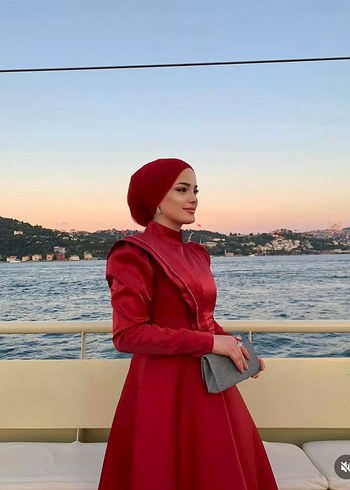 Abiye Parlak Kırmızı Uzun Kollu Tesettür Abiye