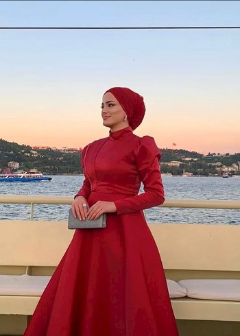 Parlak Kırmızı Uzun Kollu Tesettür Abiye