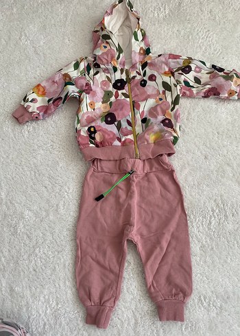 Kız Bebek Çiçekli Fermuarlı Takım