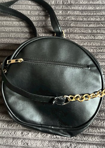 Zincir Detaylı Siyah Parlak Yılan Desenli Deri Çanta - Görsel 3