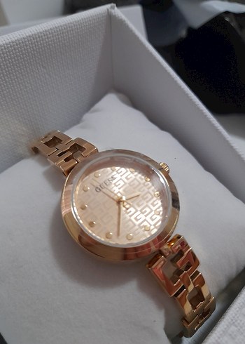 Guess Guess Kadın Gold Kordonlu Saat
