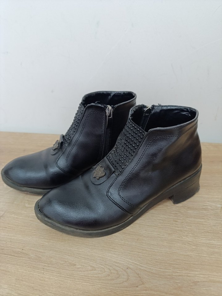 Kadın Siyah Topuklu Gotik Bot - Görsel 2