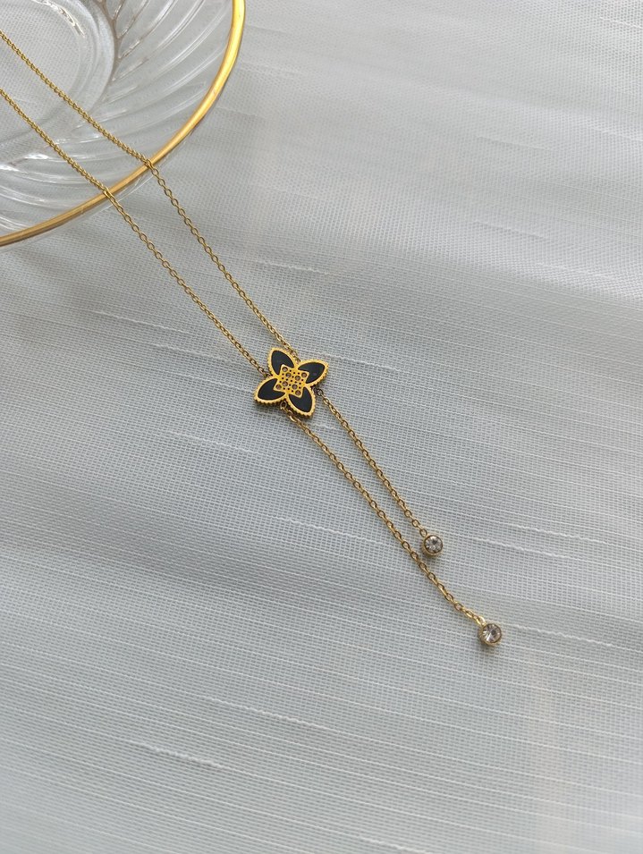 Altın Renkli Çiçek Desenli çelik Kolye - Görsel 5