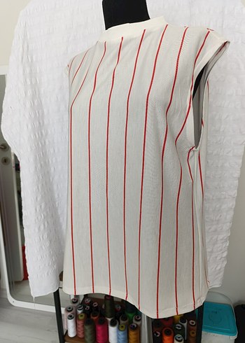 Düğmeli Beyaz Kolsuz tişört - Görsel 5