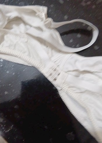 Beyaz Minimalist Sütyen - Görsel 4