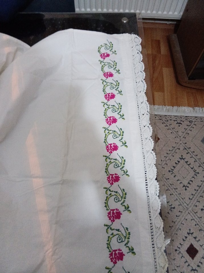 Nakışlı Beyaz karyola eteği - Görsel 3