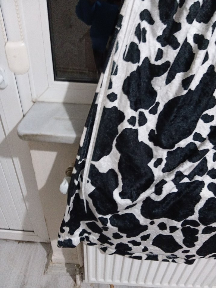 Batik Desenli kadife etek - Görsel 5