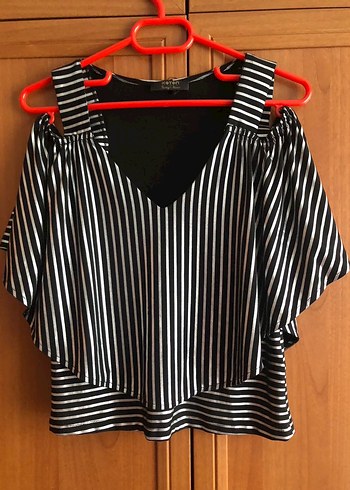 V Yaka Çizgili Siyah Kadın Bluz - Görsel 6