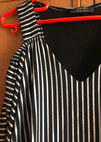 V Yaka Çizgili Siyah Kadın Bluz - Görsel 4