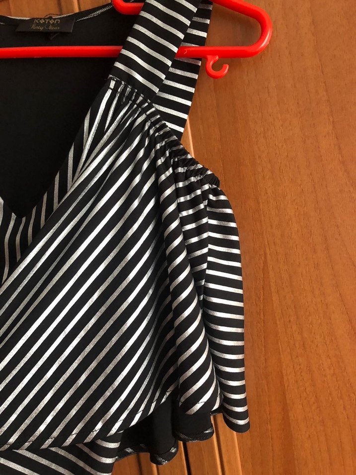 V Yaka Çizgili Siyah Kadın Bluz - Görsel 2