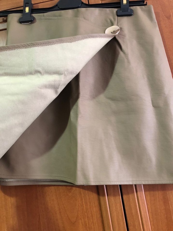 Düğmeli Bej Deri Mini Etek - Görsel 3