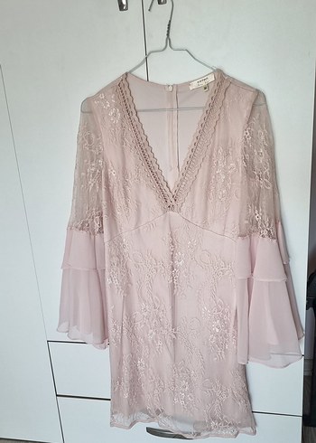 Pembe Dantel İşlemeli V Yaka Midi Elbise - Görsel 3