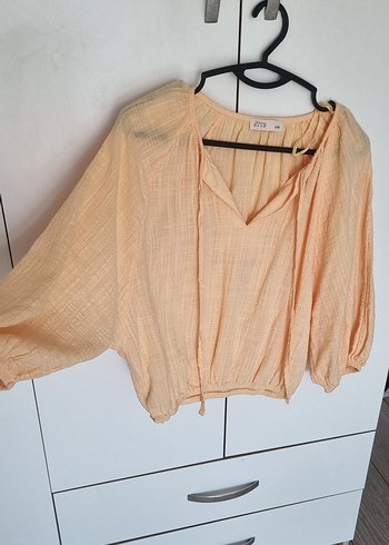 İpli V Yaka Yavruağzı Keten Bluz - Görsel 2