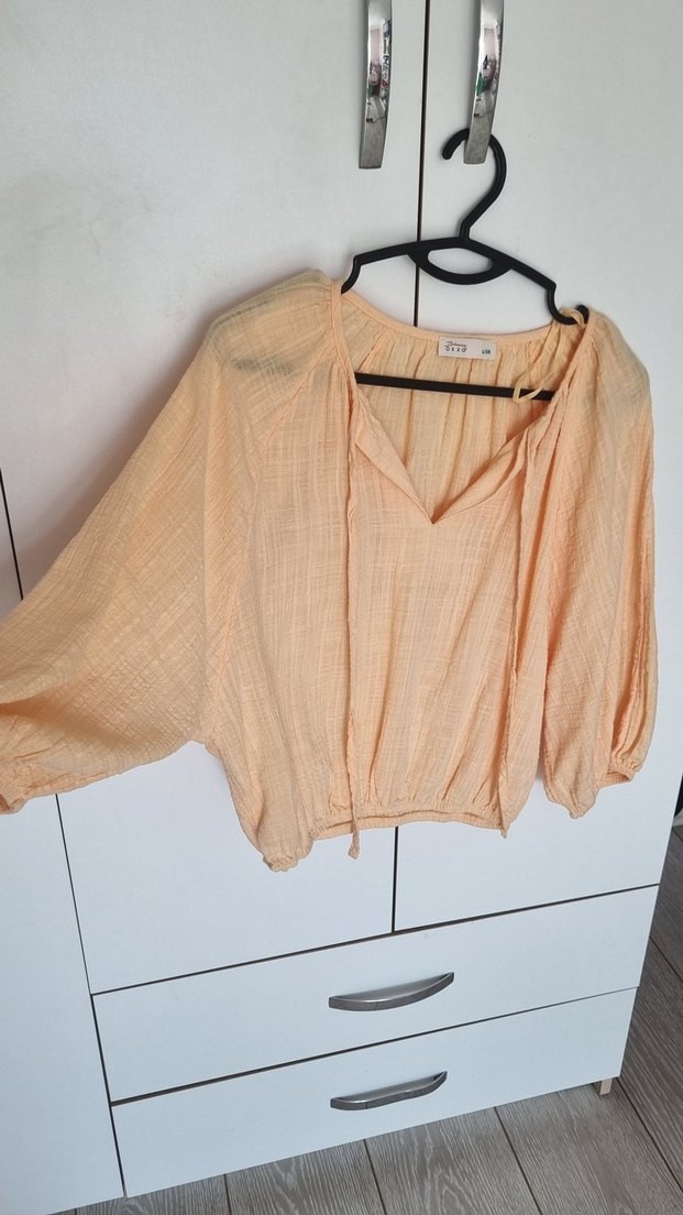 İpli V Yaka Yavruağzı Keten Bluz - Görsel 2