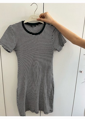 Gri Çizgili Kısa Kollu Midi Elbise