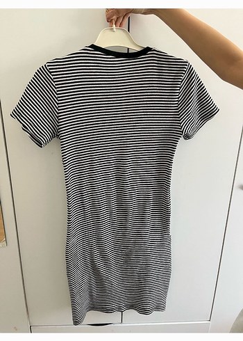 l Beden Gri Çizgili Kısa Kollu Midi Elbise