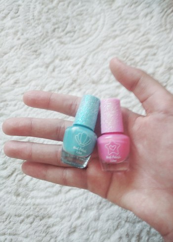 mavi ve pembe oje
