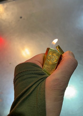 Parlak Altın Renkli Hediye Kutusu - Görsel 2