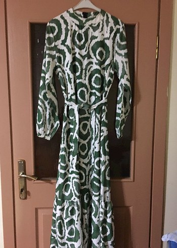 Uzun Kol Bağlamalı Yeşil Batik Tesettür Elbise