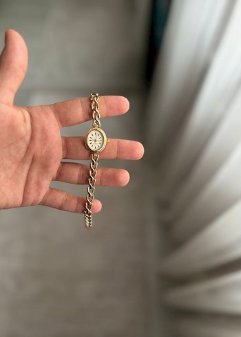 Zincir Detaylı Kadın Altın Renk Saat