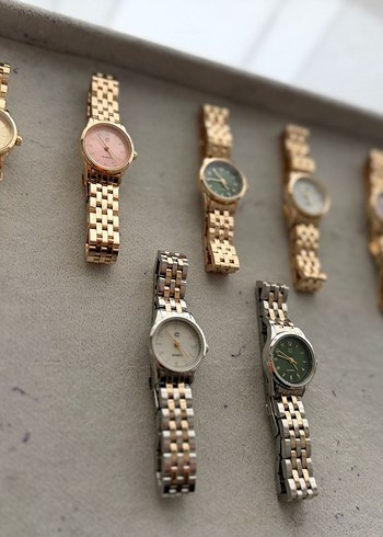 Kadın Vintage Altın Renkli Butonlu Saat - Görsel 3