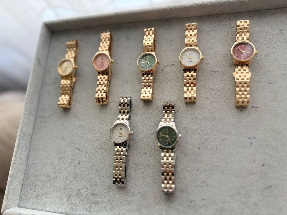 Kadın Vintage Altın Renkli Butonlu Saat - Görsel 2