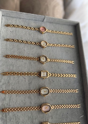 Zincir Detaylı Altın Renk Kadın Saatleri - Görsel 3