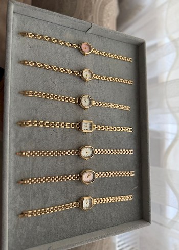 Zincir Detaylı Altın Renk Kadın Saatleri - Görsel 4