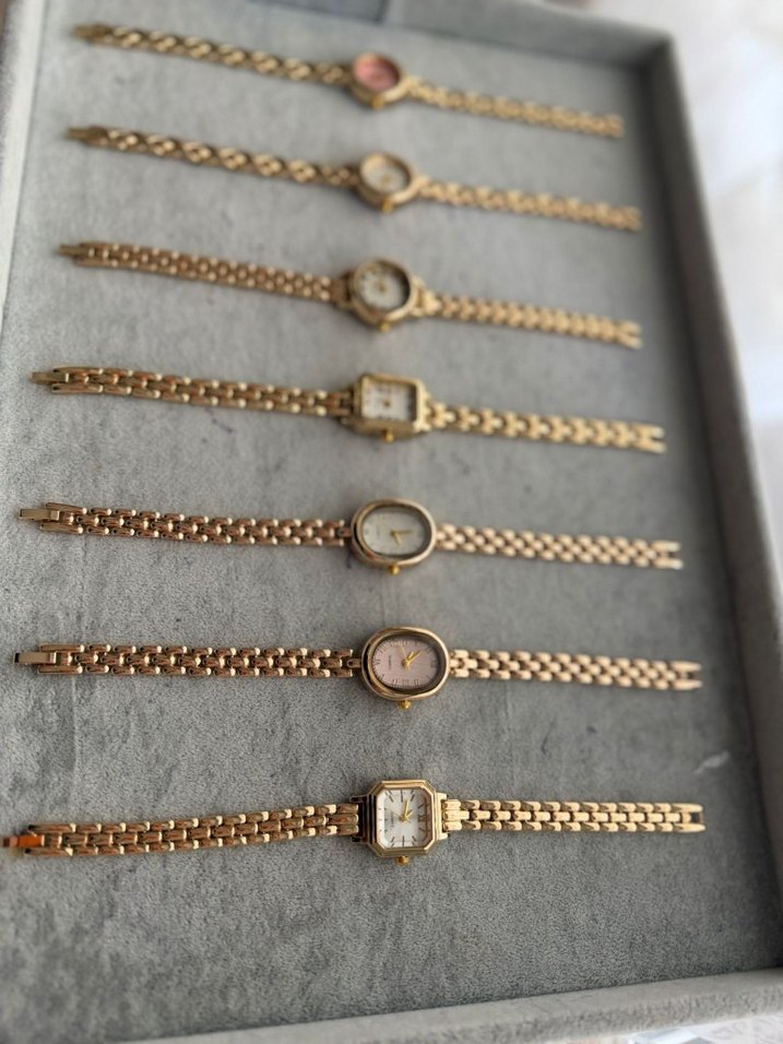 Zincir Detaylı Altın Renk Kadın Saatleri - Görsel 2