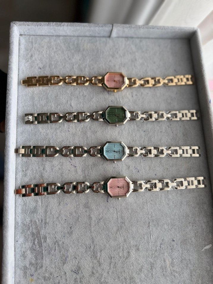 Zincir Detaylı Çok Renkli Kadın Saat - Görsel 3