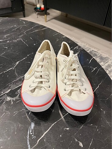 37 Beden beyaz Renk Levis Bayan Ayakkabı