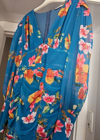 Zara Mavi Çiçek Desenli Drapeli Mini Elbise